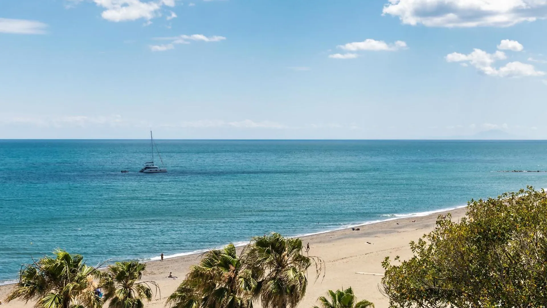 Estepona Paseo Maritimo Primera Linea De Playa Spagna