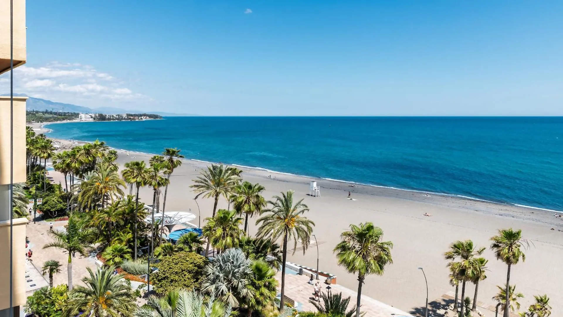 Estepona Paseo Maritimo Primera Linea De Playa