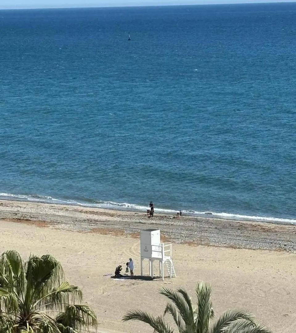 Estepona Paseo Maritimo Primera Linea De Playa
