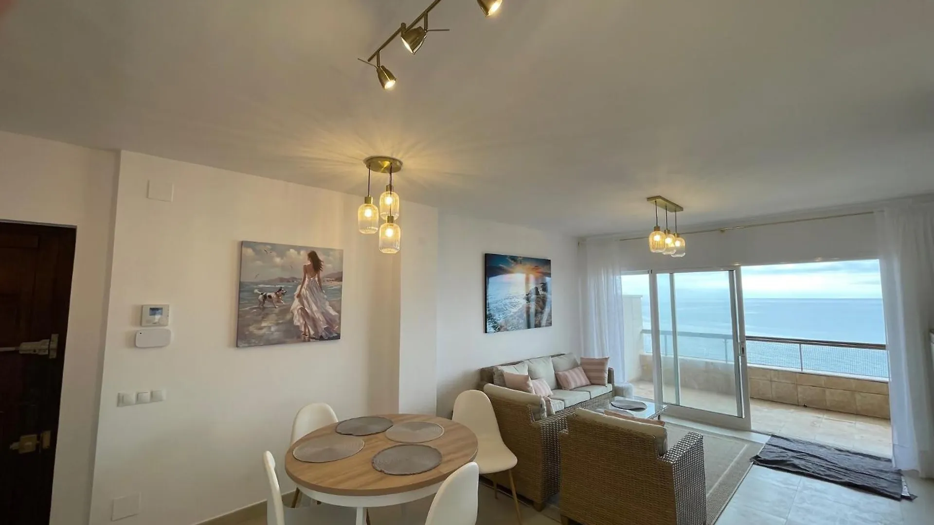 Estepona Paseo Maritimo Primera Linea De Playa Apartment