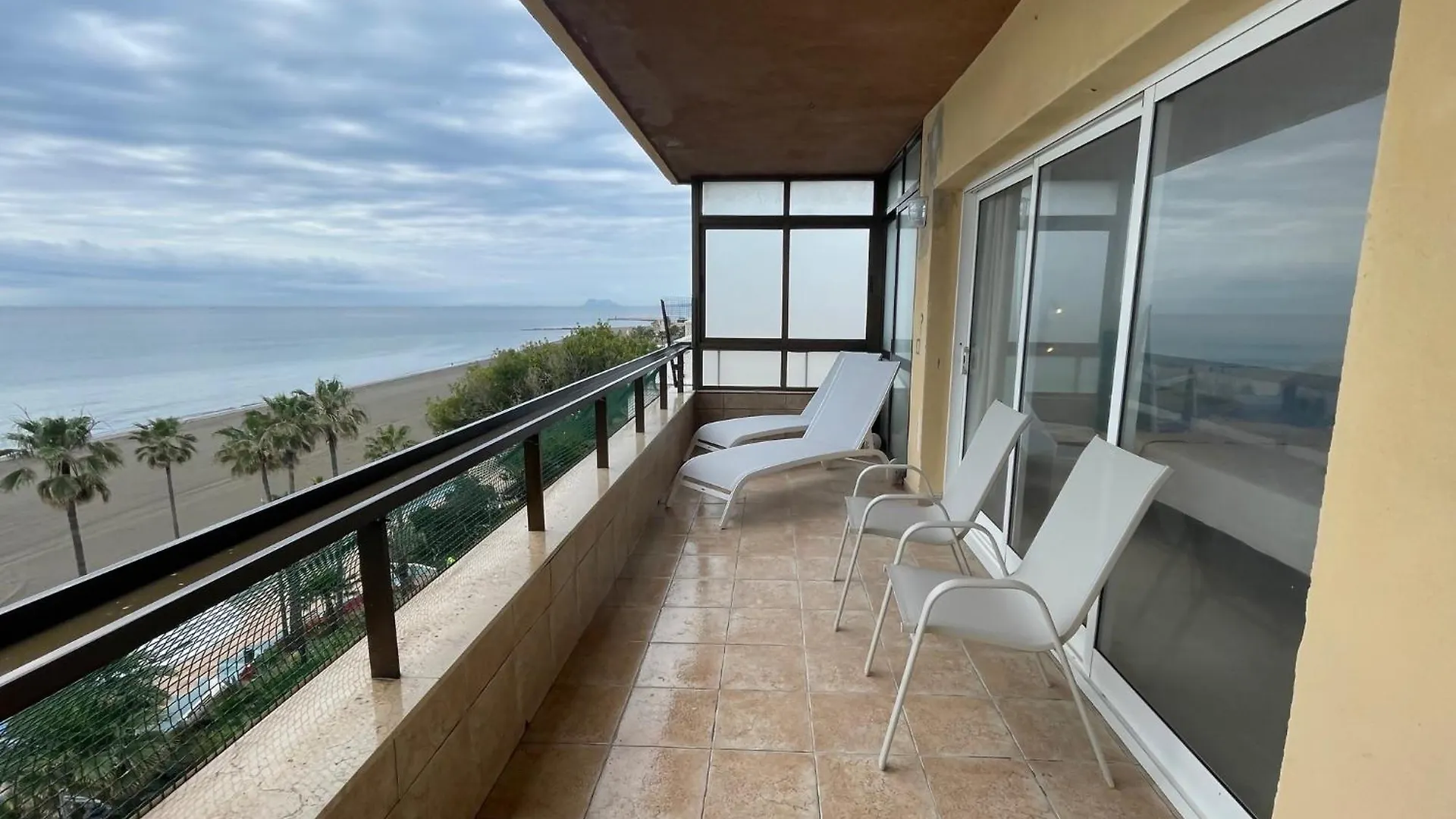 Apartment Estepona Paseo Maritimo Primera Linea De Playa
